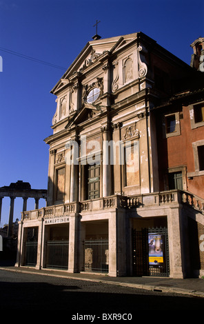 Italia, Roma, chiesa di San Giuseppe dei Falegnami, Carcer Tullianum Foto Stock