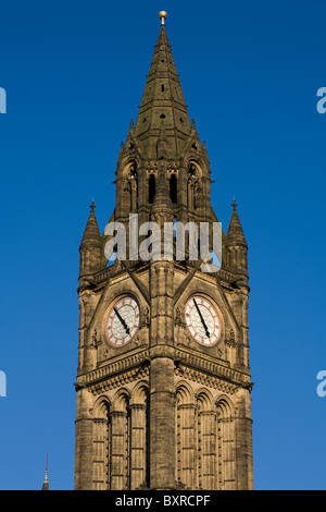 La Torre dell Orologio Manchester Town Hall architetto Alfred Waterhouse Manchester Inghilterra England Foto Stock