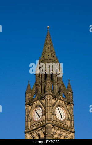 La Torre dell Orologio Manchester Town Hall architetto Alfred Waterhouse Manchester Inghilterra England Foto Stock