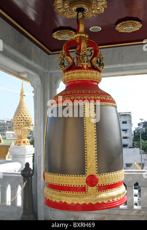 Campana al Wat Traimit, il Tempio del Buddha d'oro a Bangkok, in Thailandia Foto Stock