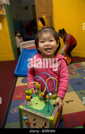 Scuola materna e pre-K in programma il altamente multiculturale quartiere Kensington di Brooklyn, New York. Foto Stock