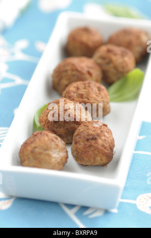 Le polpette di carne fresca da carni macinate Foto Stock