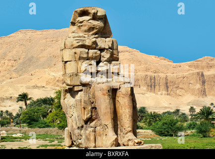 Theban Colosso di Memnon, Luxor, Egitto Foto Stock