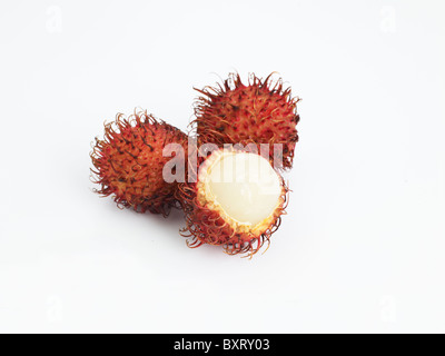 Tutto rambutan e pelati su sfondo bianco Foto Stock