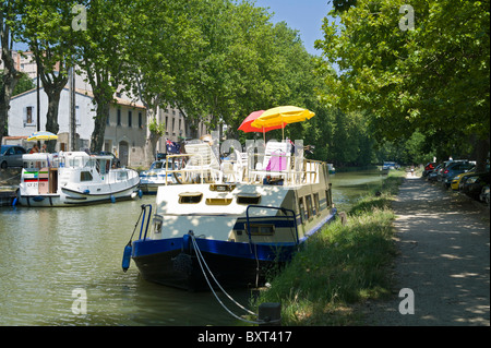 Houseboat sul Canal du Midi in Carcassone Francia Foto Stock