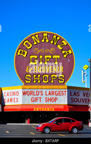 Bonanza dono & negozi di souvenir su Las Vegas Blvd. Las Vegas, Nevada, STATI UNITI D'AMERICA Foto Stock