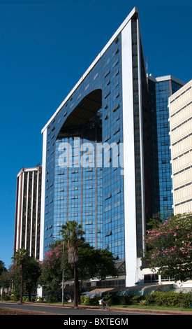 In Africa orientale, Kenya, Nairobi edifici per uffici Uhuru autostrada Foto Stock