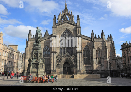 Edinburgh, Edinburgh, Piazza del Parlamento ad ovest, la Cattedrale di St Giles Foto Stock