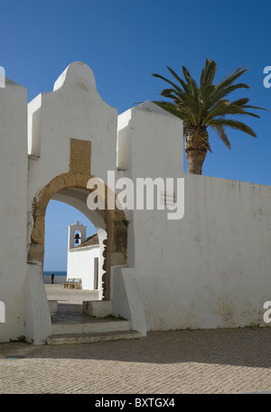 A Fortaleza, nella parte vecchia della città, Armacao de Pera, Algarve, PORTOGALLO Foto Stock