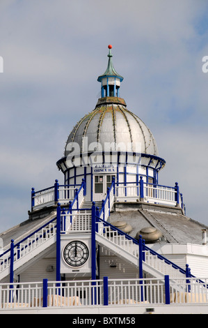 Camera Obscura sul molo a Eastbourne Sussex Foto Stock