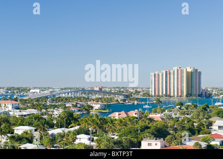 Stati Uniti d'America , Palm Beach Shores , Singer Island , spiaggia Riviera , ponte sulla Intercoastal dal continente Foto Stock