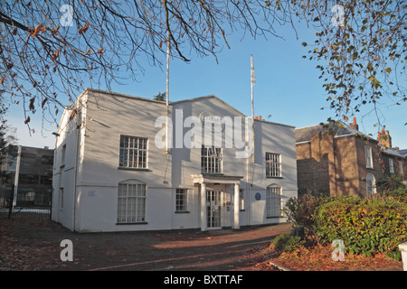 Ingresso principale della famosa Ealing Studios in Ealing, West London, Regno Unito. Foto Stock