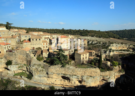 Minerve, un villaggio arroccato e uno dei più bei villaggi della Francia nelle Gorges de la Cesse e Brian. Occitanie, Francia Foto Stock