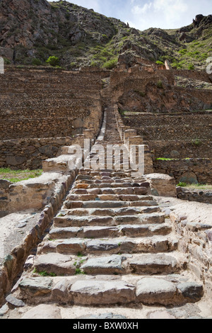 Fasi di Inca al tempio a Ollantytambo, Perù, Sud America Foto Stock