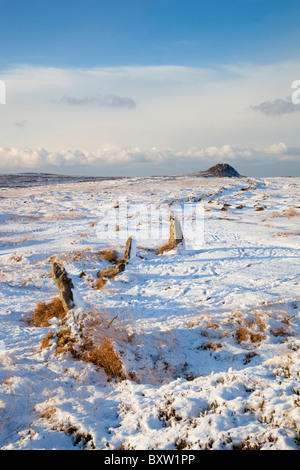 Nove di fanciulle cerchio di pietra nella neve; Cornovaglia Foto Stock