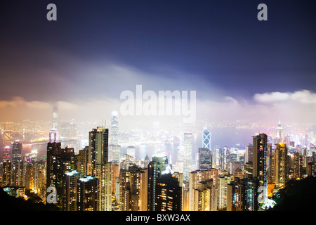 Il fantastico skyline di Hong Kong come si vede dal picco belvedere di notte. Hong Kong notte, Hong kong, luci di Hong Kong Island, isola di Hong Kong di notte Foto Stock