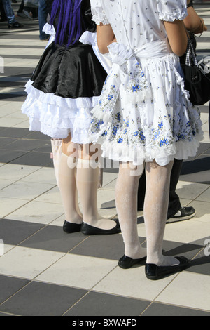 La gente vestita come cosplay di caratteri a romics trade show di roma 2010 Foto Stock