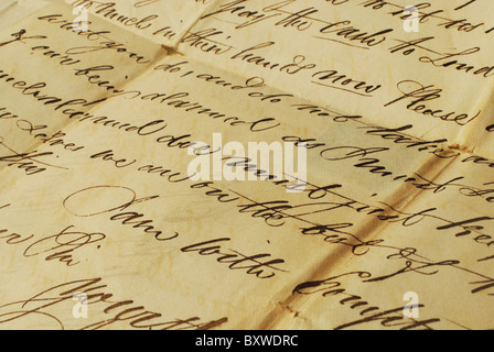 Vecchia lettera con elegante scrittura a mano. Primo piano della vecchia lettera con elegante scrittura a mano. Foto Stock