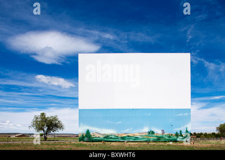 Stati Uniti d'America, Nuovo Messico, Las Vegas, dipinto murale su Fort Unione Drive-in Theatre Foto Stock