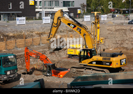 Sito in costruzione, fondazione pit. La costruzione di un edificio per uffici. Essen, Germania. Foto Stock