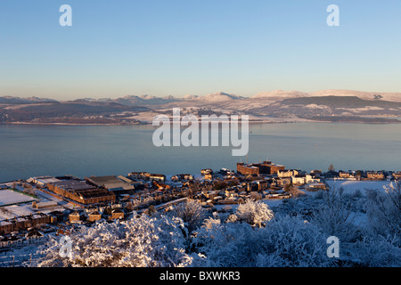 Vista nord oltre il admirality edifici da Greenock famoso 'lyle hill' Foto Stock