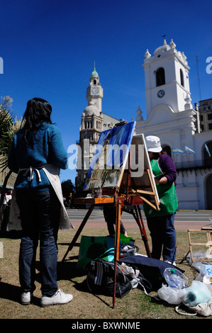 Pittore nella parte anteriore del Cabildo edificio, Plaza de Mayo, Buenos Aires, Argentina, Sud America Foto Stock