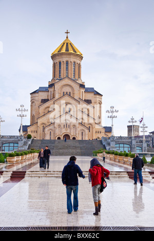 Cattedrale di Sameba (Santa trinità) nel distretto di Avlabari di Tbilisi, Georgia. JMH4022 Foto Stock