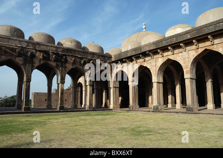 Antica Architettura islamica a Mandu nel Madhya Pradesh, India. Foto Stock