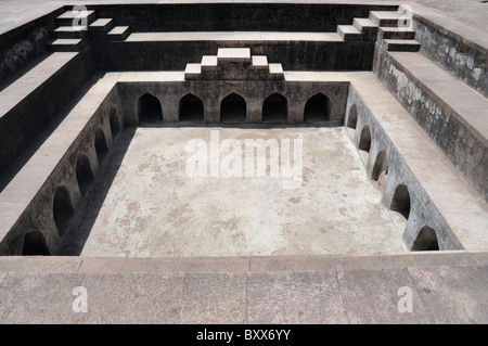 Antica Architettura islamica a Mandu nel Madhya Pradesh, India. Foto Stock