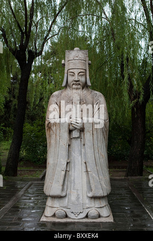 Meritorio statua ufficiale, Via Sacra, Ming tombe, Pechino, Cina Foto Stock