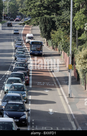 Corsia degli autobus Topsham Rd vicino Burnthouse Lane Exeter Devon Regno Unito Foto Stock