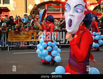 Partecipante il giorno di San Patrizio Parade Dublino Irlanda Foto Stock