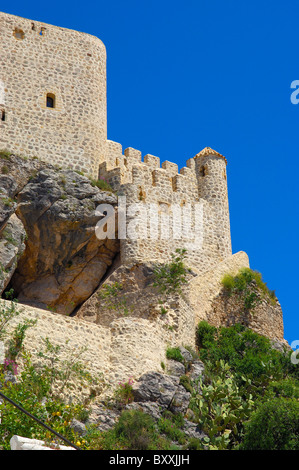 Xii secolo castello moresco. Olvera, Pueblos Blancos ("città bianca"), provincia di Cadice, Andalusia, Spagna Foto Stock