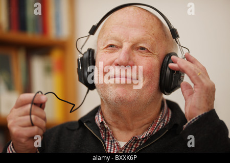 DEU, 110107, l'uomo con auricolare [ Copyright (c) : Gerhard Leber ha - Foto Stock