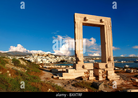 Porta delle rovine del Tempio di Apollo. Naxos, greco isole Cicladi. Foto Stock