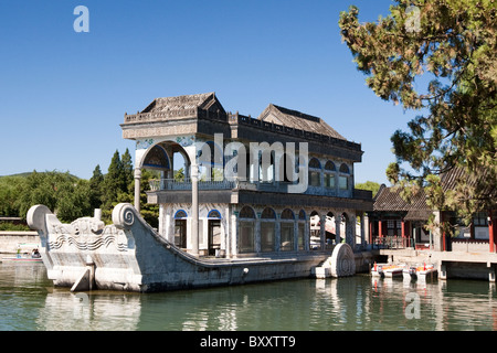 Yiheyuan=Giardino di tranquilità=Estate Palazzo + Lago Kunming e la barca di marmo aka barca di purezza & facilità restaurato da Empress Dowager Cixi, Pechino, Cina Foto Stock