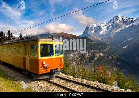 Murren fenicular treno - Svizzera Foto Stock