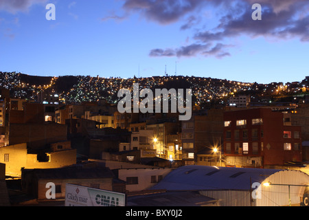 Luci da splendente edificio in La Paz Foto Stock