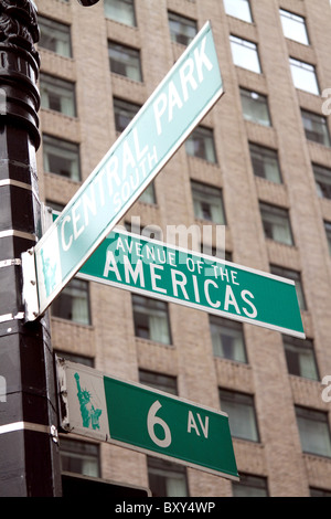 Avenue of the Americas strada segno a 6th Avenue in New York, America Foto Stock