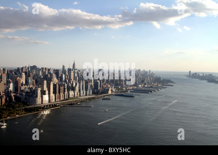 Vista aerea dello skyline di New York City e il centro cittadino di Manhattan, Stati Uniti d'America, America Foto Stock