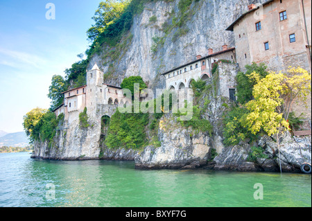 Eremo di Santa Caterina del Sasso Lago Maggiore Italia Foto Stock