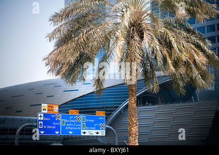 Una stazione della metropolitana a Dubai Foto Stock