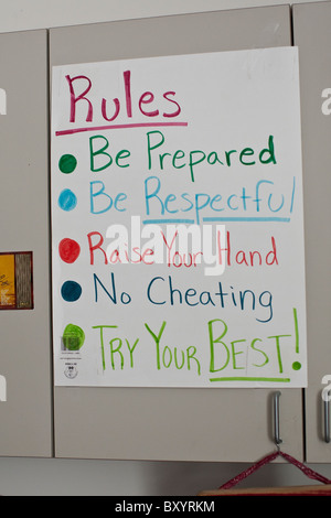 Colorate firma autografa attestante le regole di classe a picco Accademia preparatorio, un pubblico carta di alta scuola in Dallas Texas Foto Stock