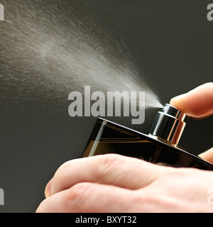 Spray da dopobarba / bottiglia di profumo Foto Stock