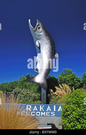 Rakaia gigantesca statua di salmone, Rakaia, Canterbury, Isola del Sud, Nuova Zelanda Foto Stock