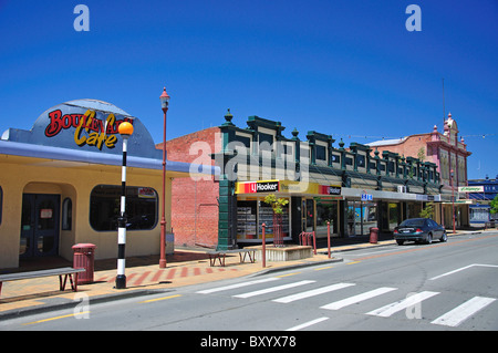 Scena di strada che mostra delle facciate storiche, King Street, Temuka, Canterbury sud, Canterbury, Isola del Sud, Nuova Zelanda Foto Stock