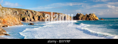 Panoramica di Treryn Dinas promontorio presi dal percorso per il Minack al Porthcurno England Regno Unito 2011 Foto Stock