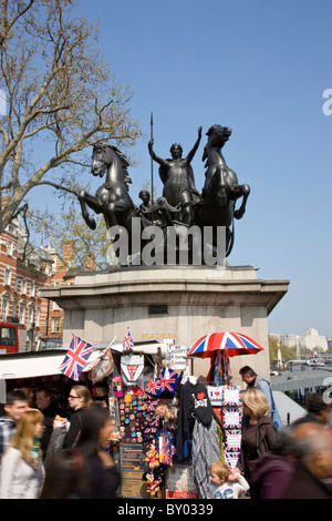 Boadicea statua sul Westminster Bridge di fronte al Big Ben Foto Stock