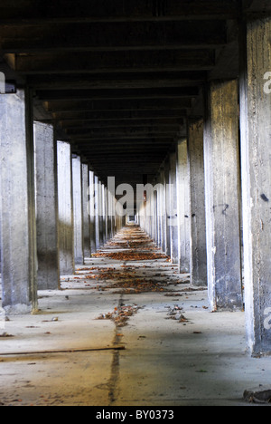 Archeologia industriale sottoscritto in fabbrica per la produzione di alluminio Foto Stock