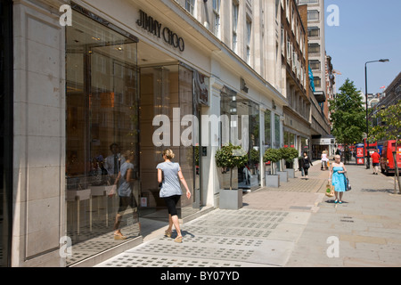 Jimmy Choo shop su Sloane Street nel quartiere di Knightsbridge Foto Stock